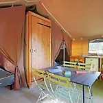 Huttopia Pays Des Bastides Saint-Etienne-de-Villereal