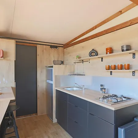 Huttopia Vallee Du Lot Saint-Étienne-de-Villeréal